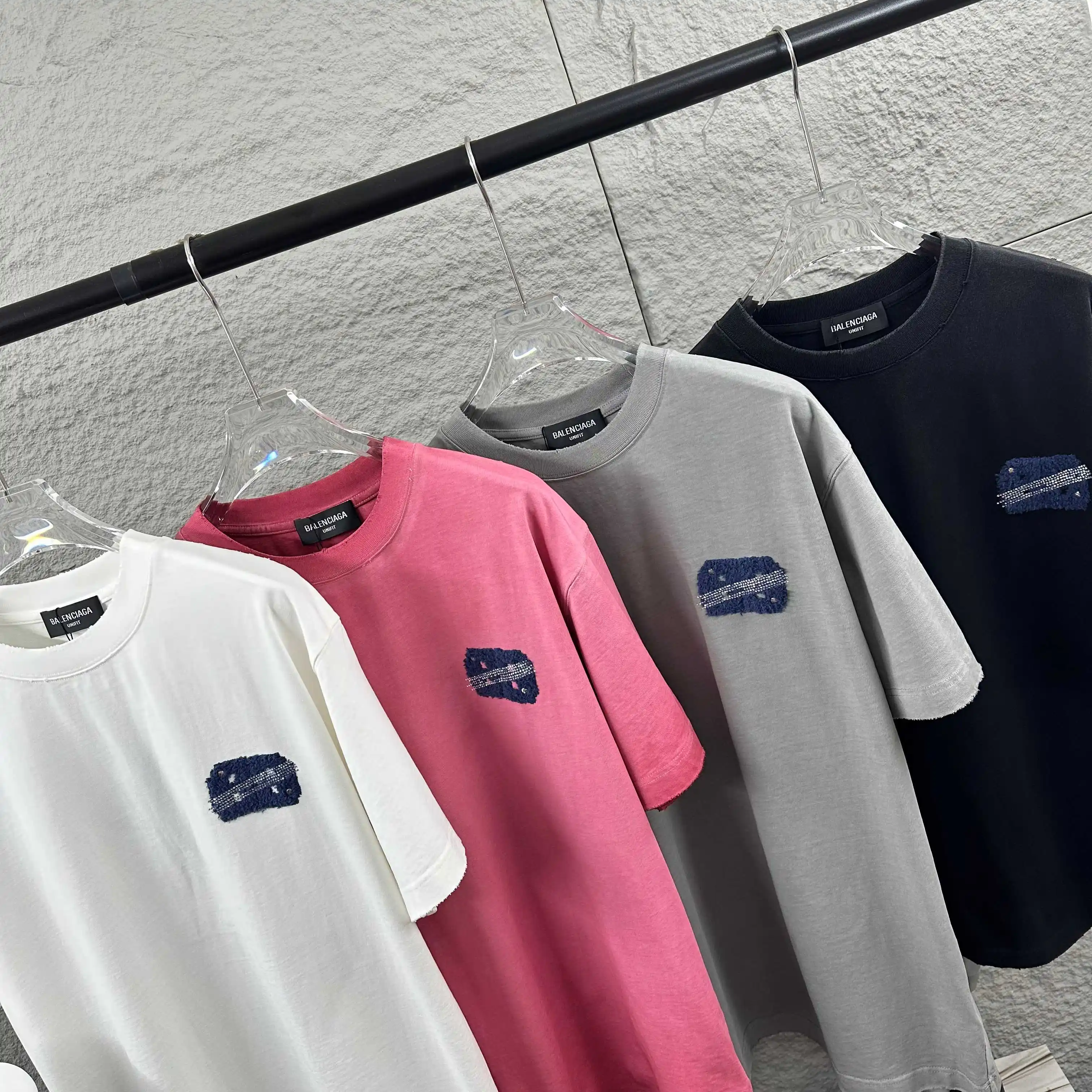 Distressed Logo Appliqué Cotton T-Shirt D15012476 — view 9