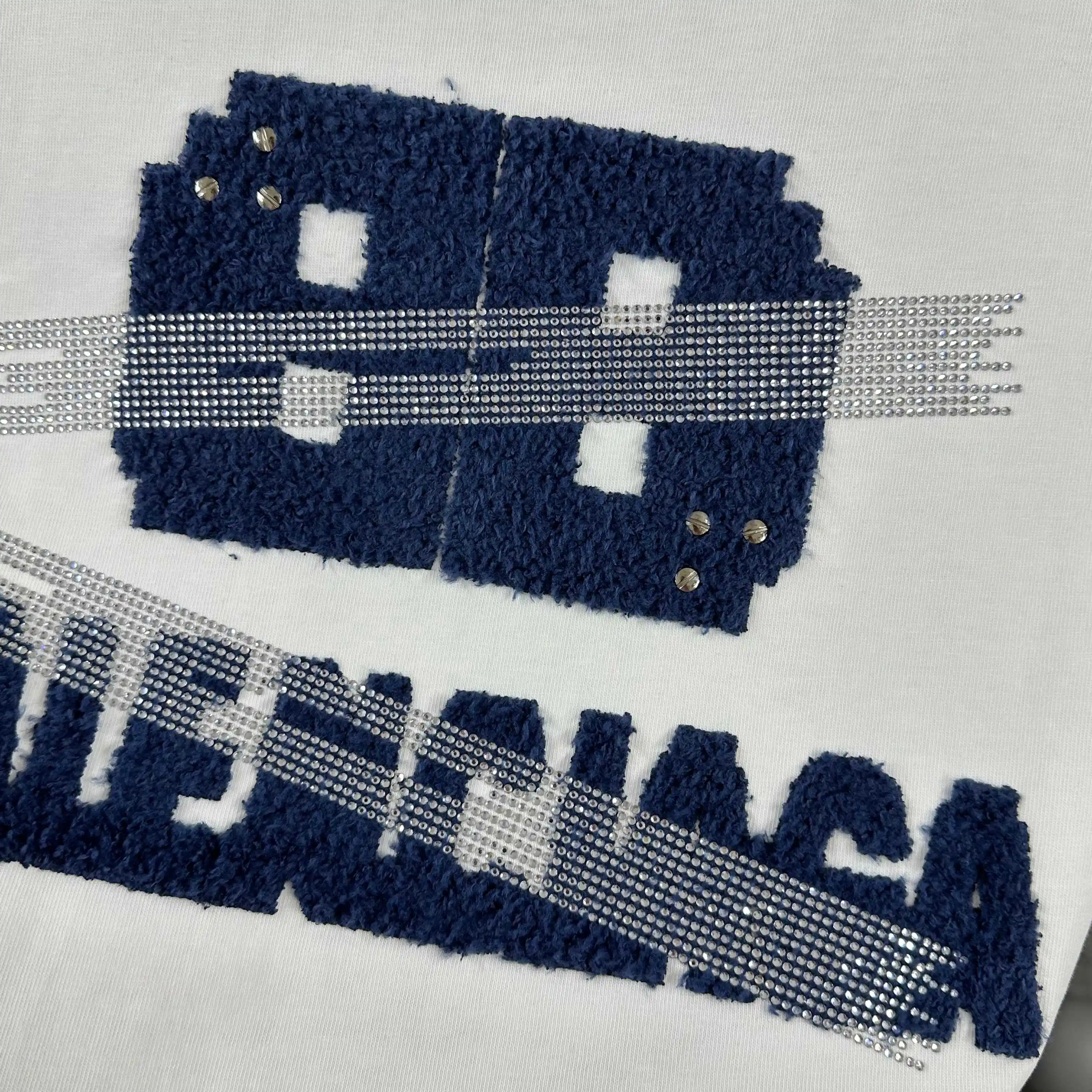 Distressed Logo Appliqué Rhinestone T-Shirt D15012473 — view 6