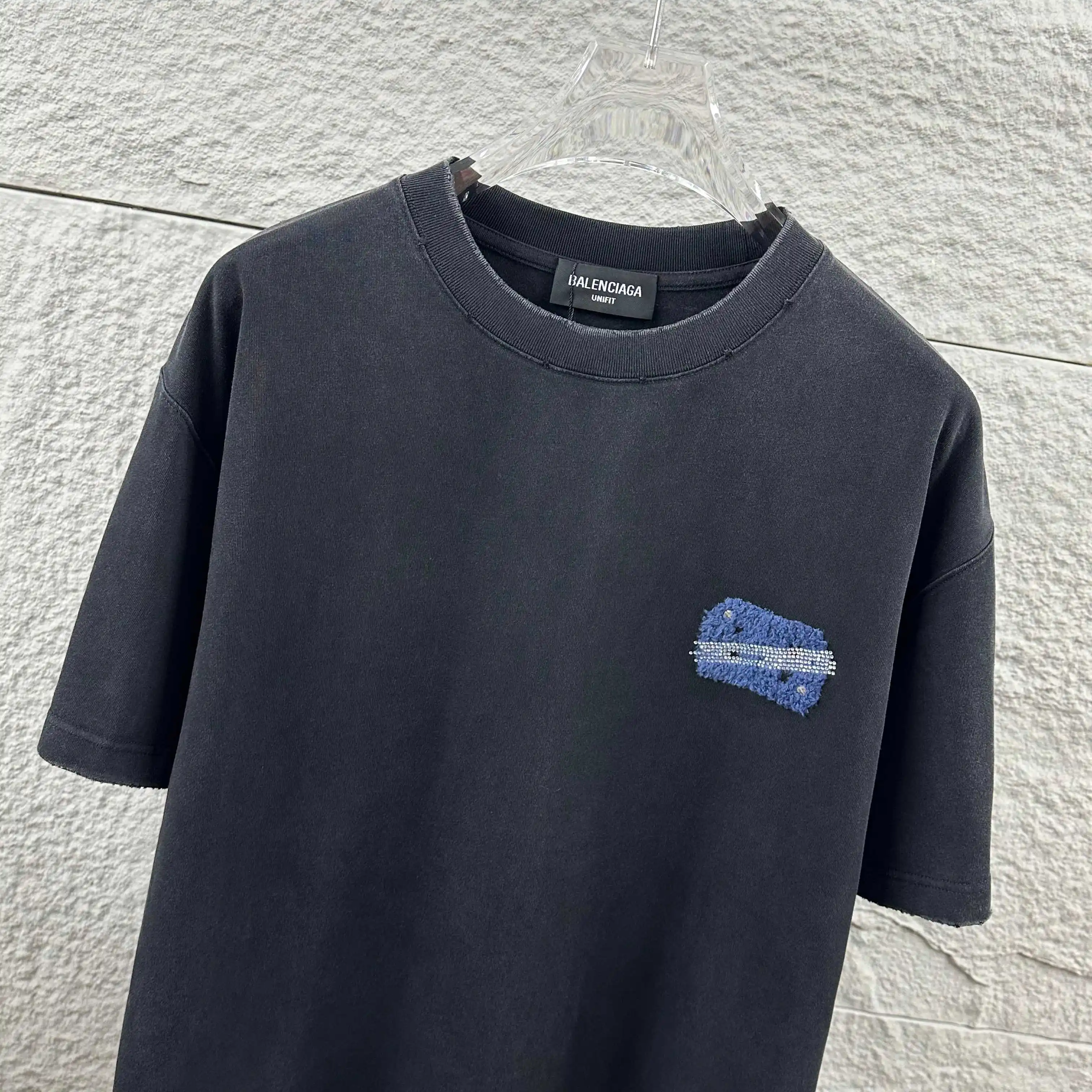 Embellished Distressed Cotton T-Shirt D15012474 — view 7
