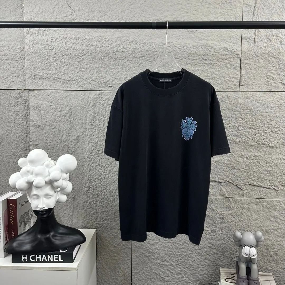Rhinestone Cross Graphic Cotton T-Shirt D15019641 — view 2