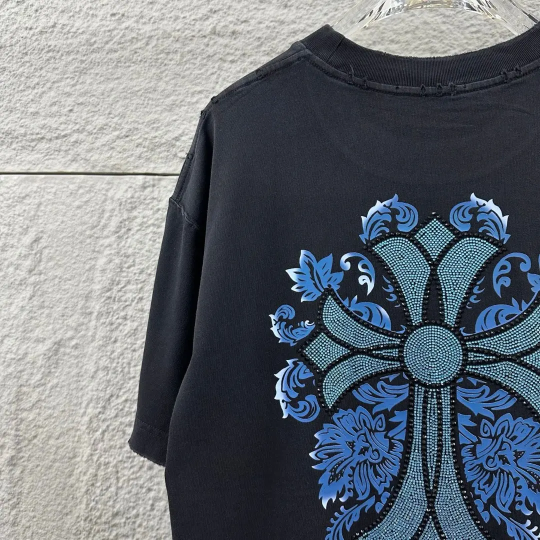 Rhinestone Cross Graphic Cotton T-Shirt D15019641 — view 7