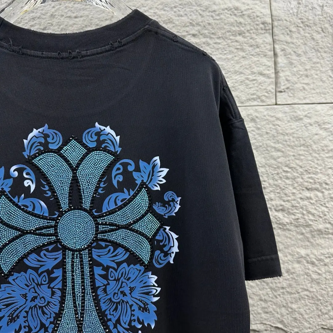 Rhinestone Cross Graphic Cotton T-Shirt D15019641 — view 9