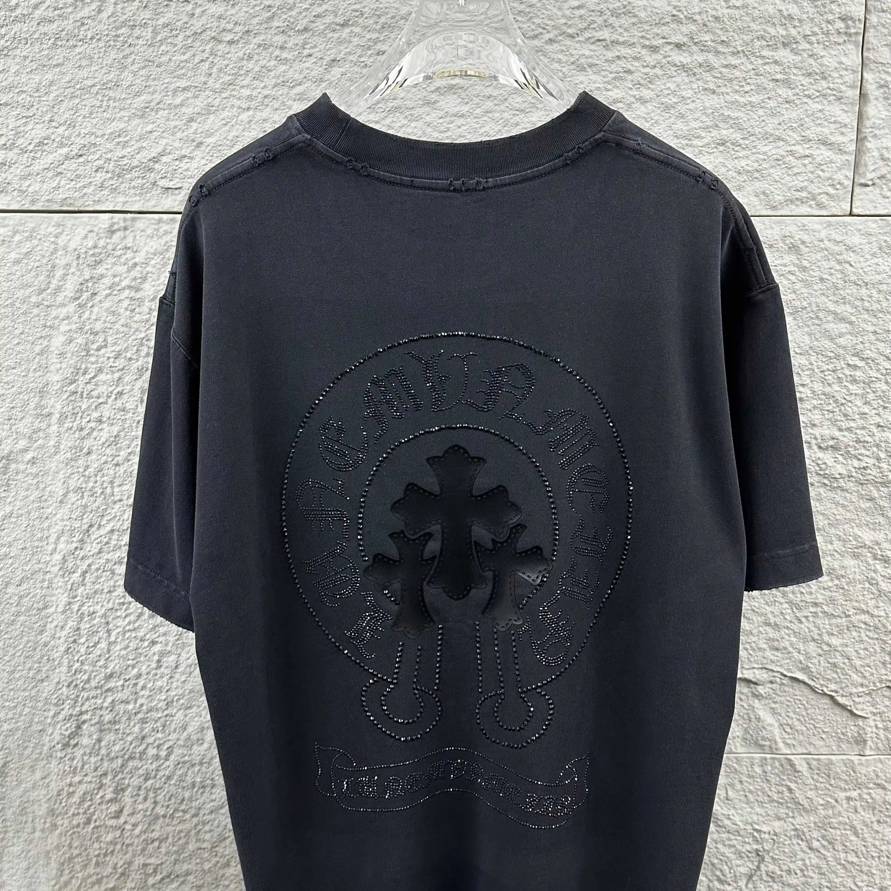 Embellished Distressed Cotton T-Shirt D15012501