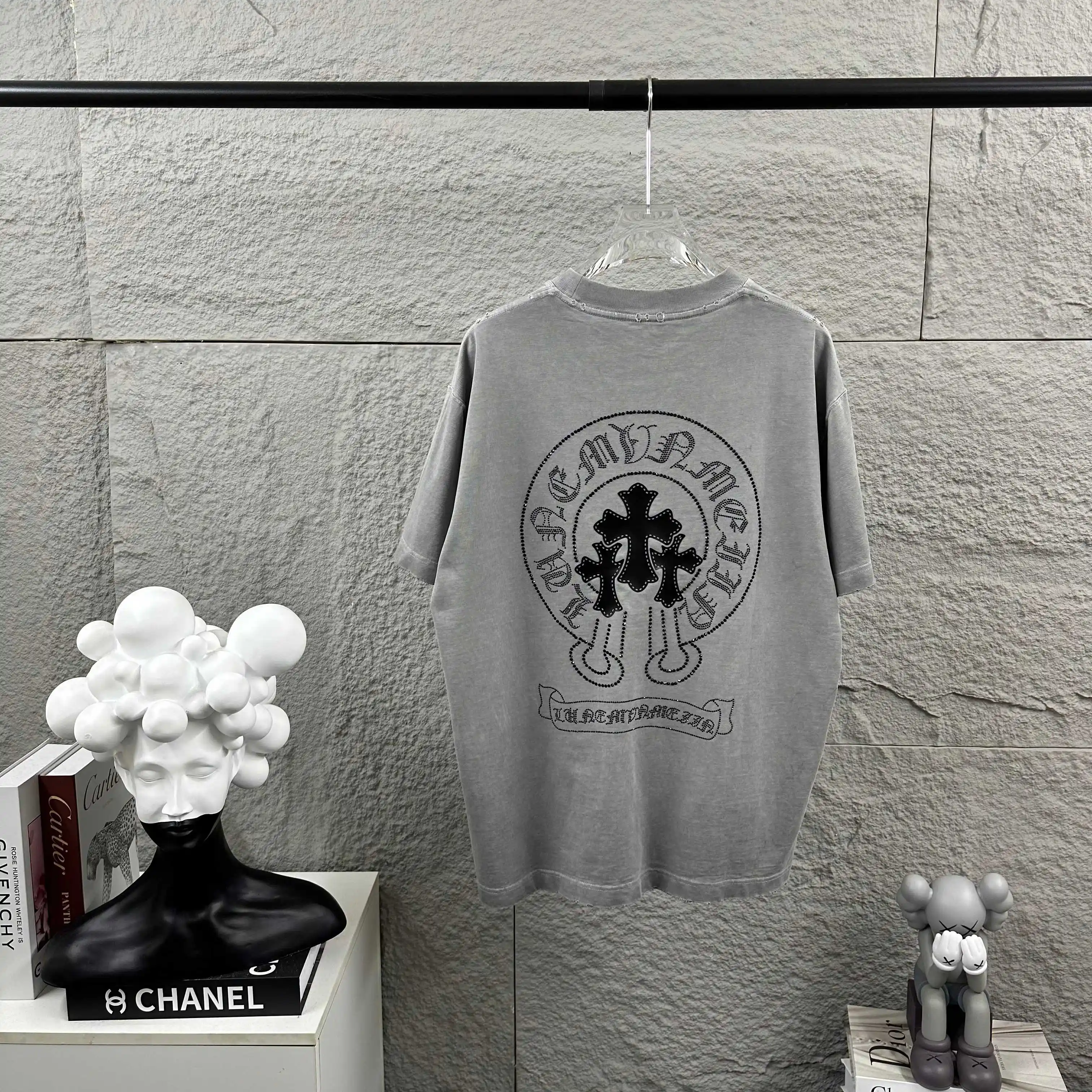 Embellished Distressed Cotton T-Shirt D15012502