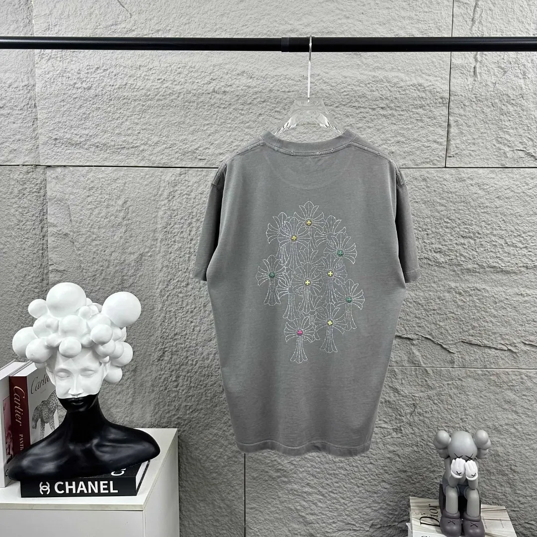 Distressed Rhinestone Cross Graphic T-Shirt D15019697