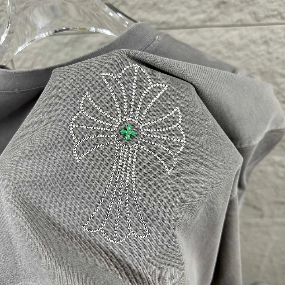 Distressed Rhinestone Cross Graphic T-Shirt D15019697 — view 3