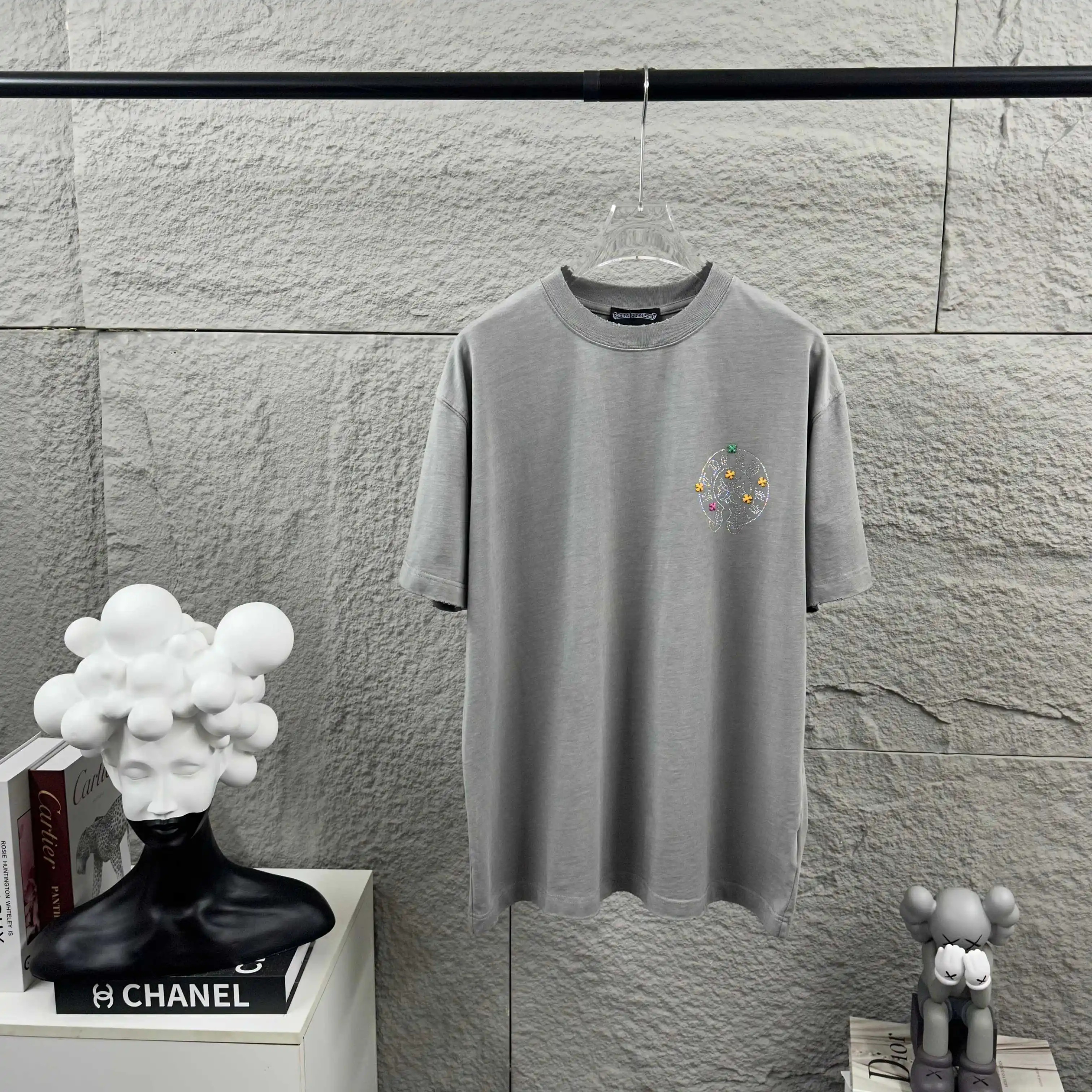 Rhinestone Embellished Distressed Cotton T-Shirt D15012482 — view 2
