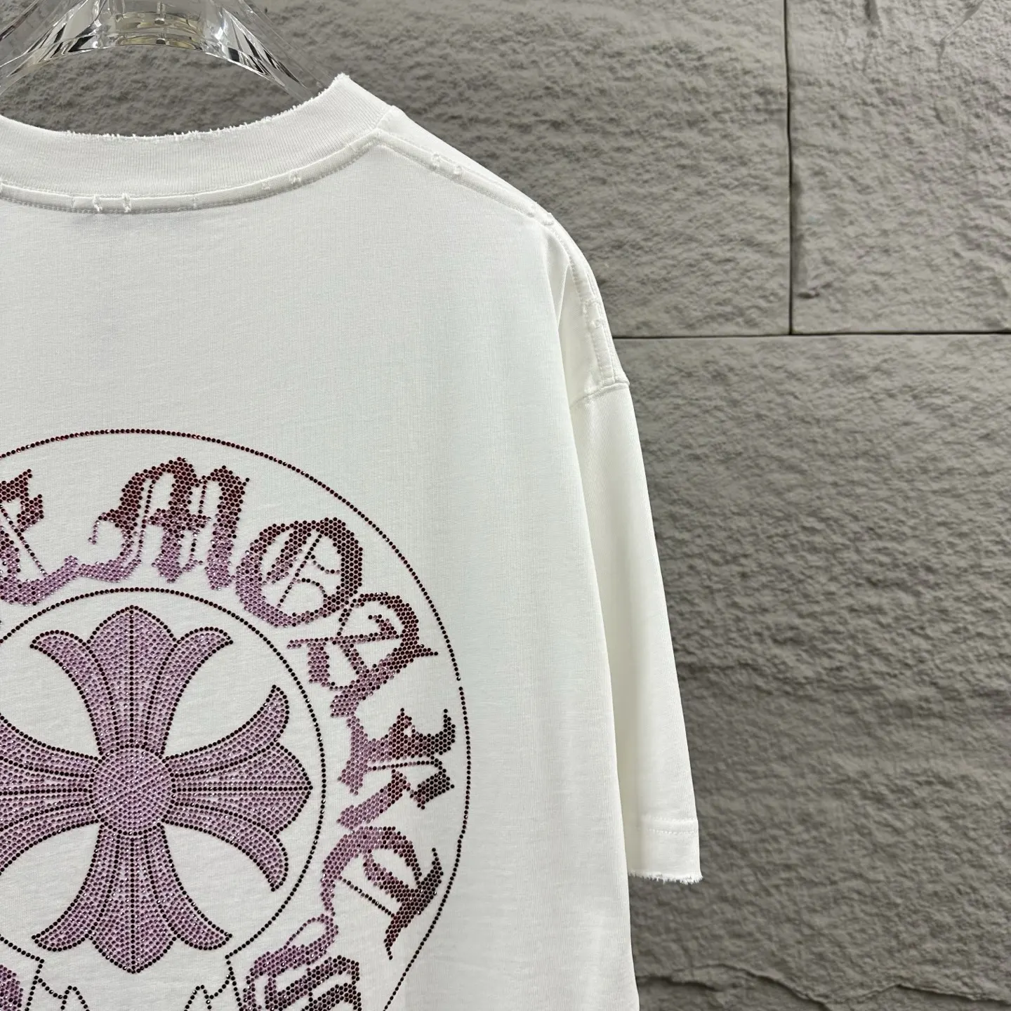 Distressed Rhinestone Logo Cotton T-Shirt D15019722 — view 6
