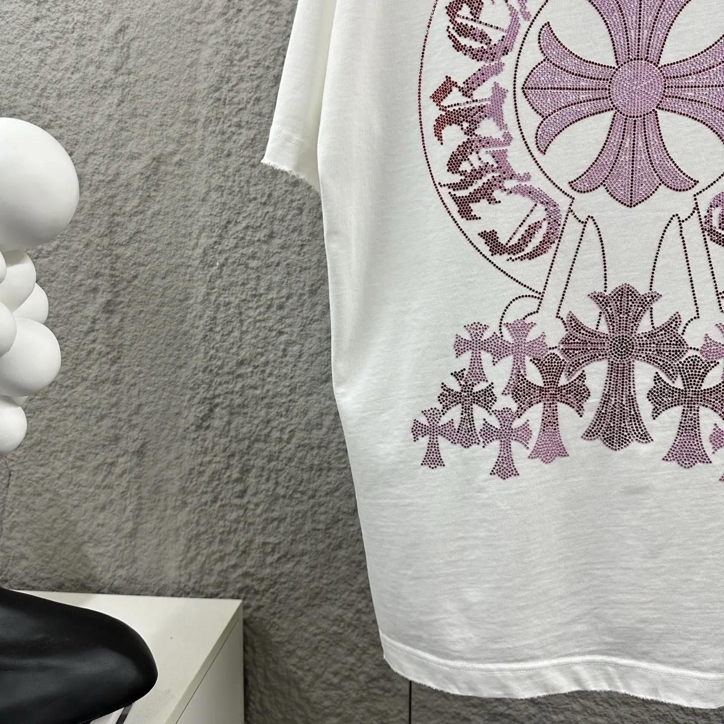Distressed Rhinestone Logo Cotton T-Shirt D15019722 — view 7