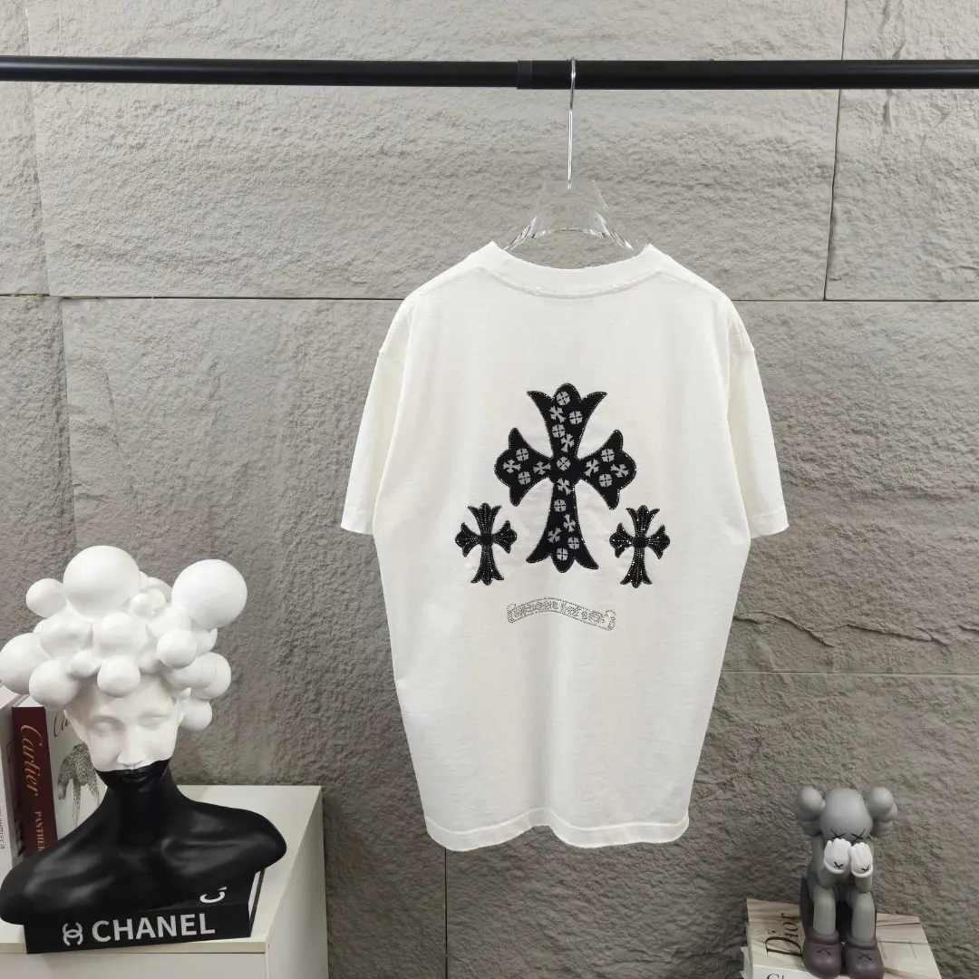 Distressed Rhinestone Cross Patch T-Shirt D15019664