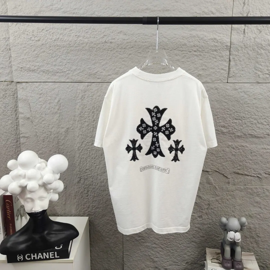 Distressed Rhinestone Cross Patch T-Shirt D15019664