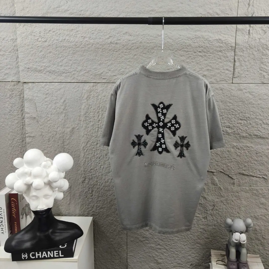 Embellished Cross Patch Distressed T-Shirt D15019667