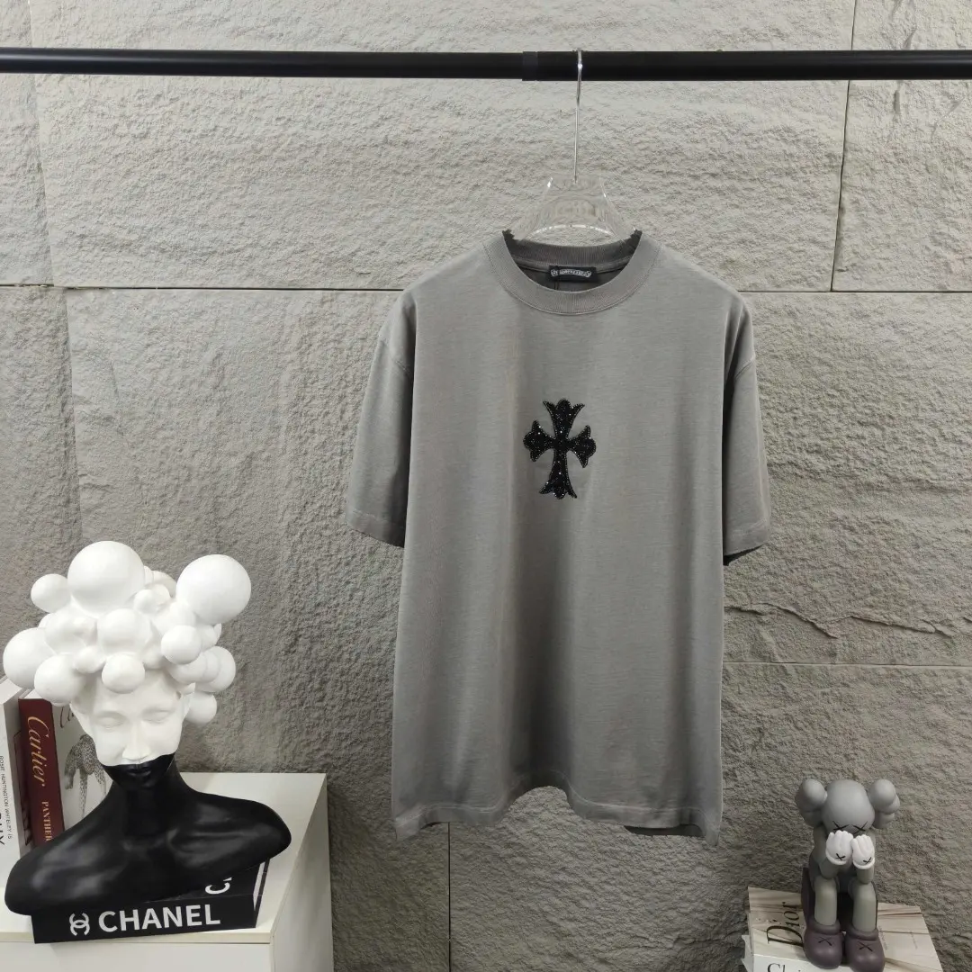 Embellished Cross Patch Distressed T-Shirt D15019667 — view 2