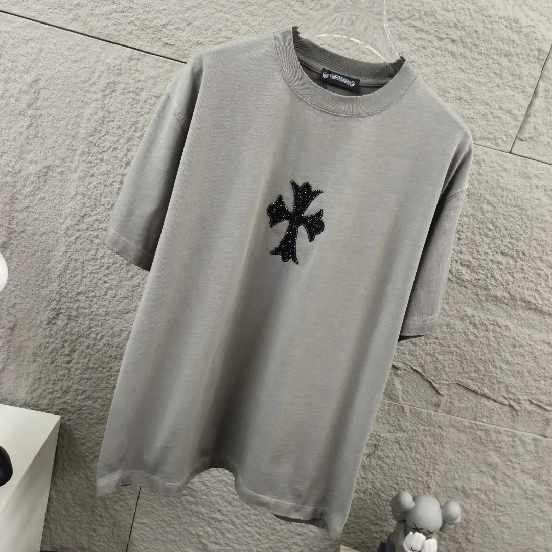 Embellished Cross Patch Distressed T-Shirt D15019667 — view 3