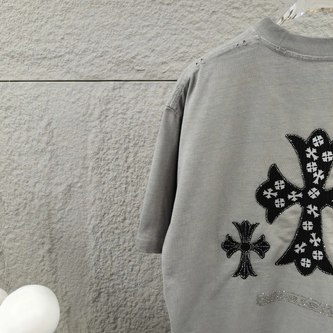 Embellished Cross Patch Distressed T-Shirt D15019667 — view 9