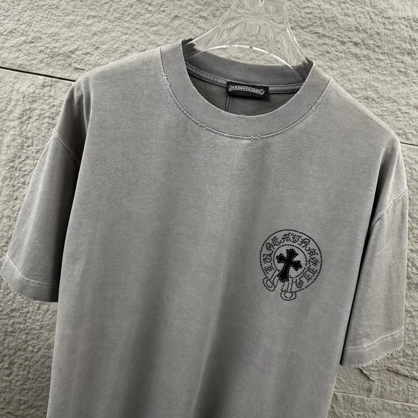 Distressed Rhinestone Logo Cotton T-Shirt D15019732 — view 2
