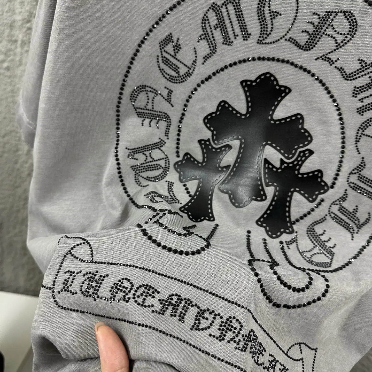Distressed Rhinestone Logo Cotton T-Shirt D15019732 — view 4