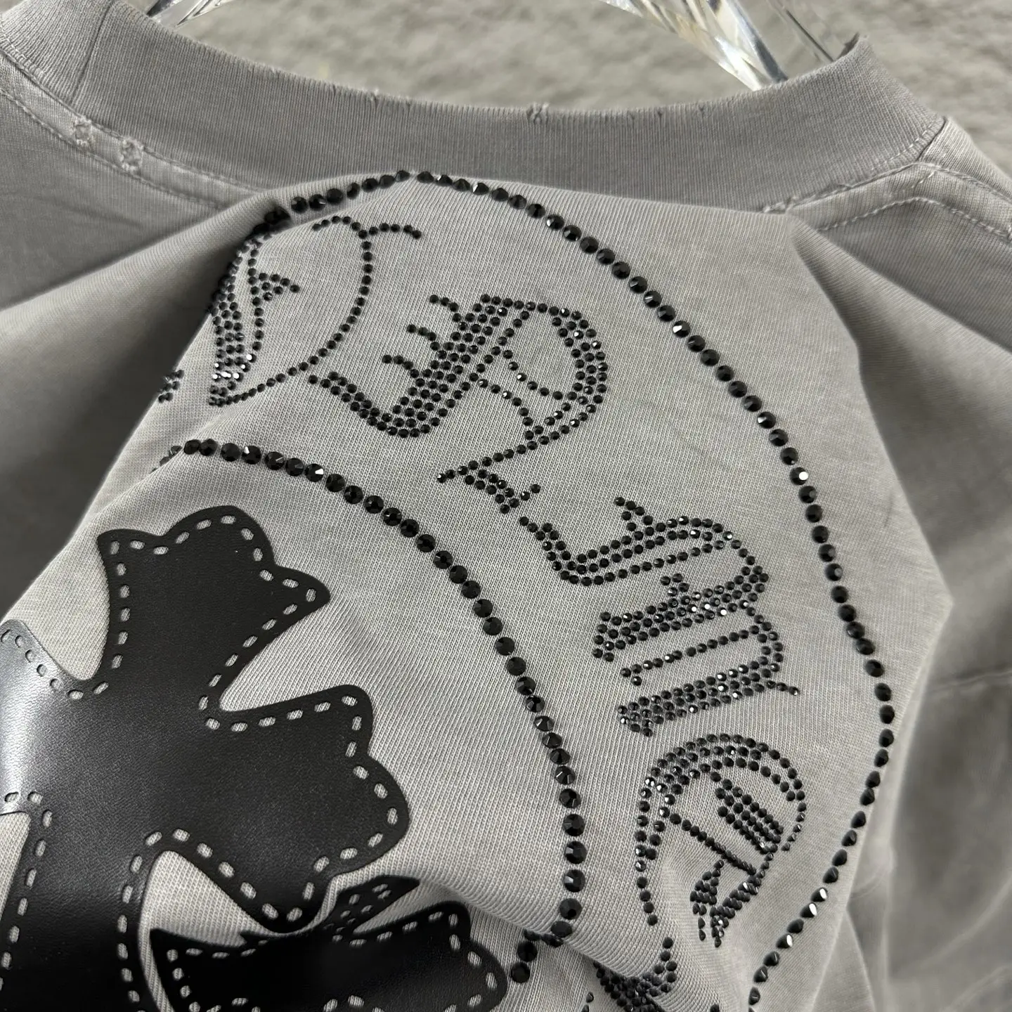 Distressed Rhinestone Logo Cotton T-Shirt D15019732 — view 5