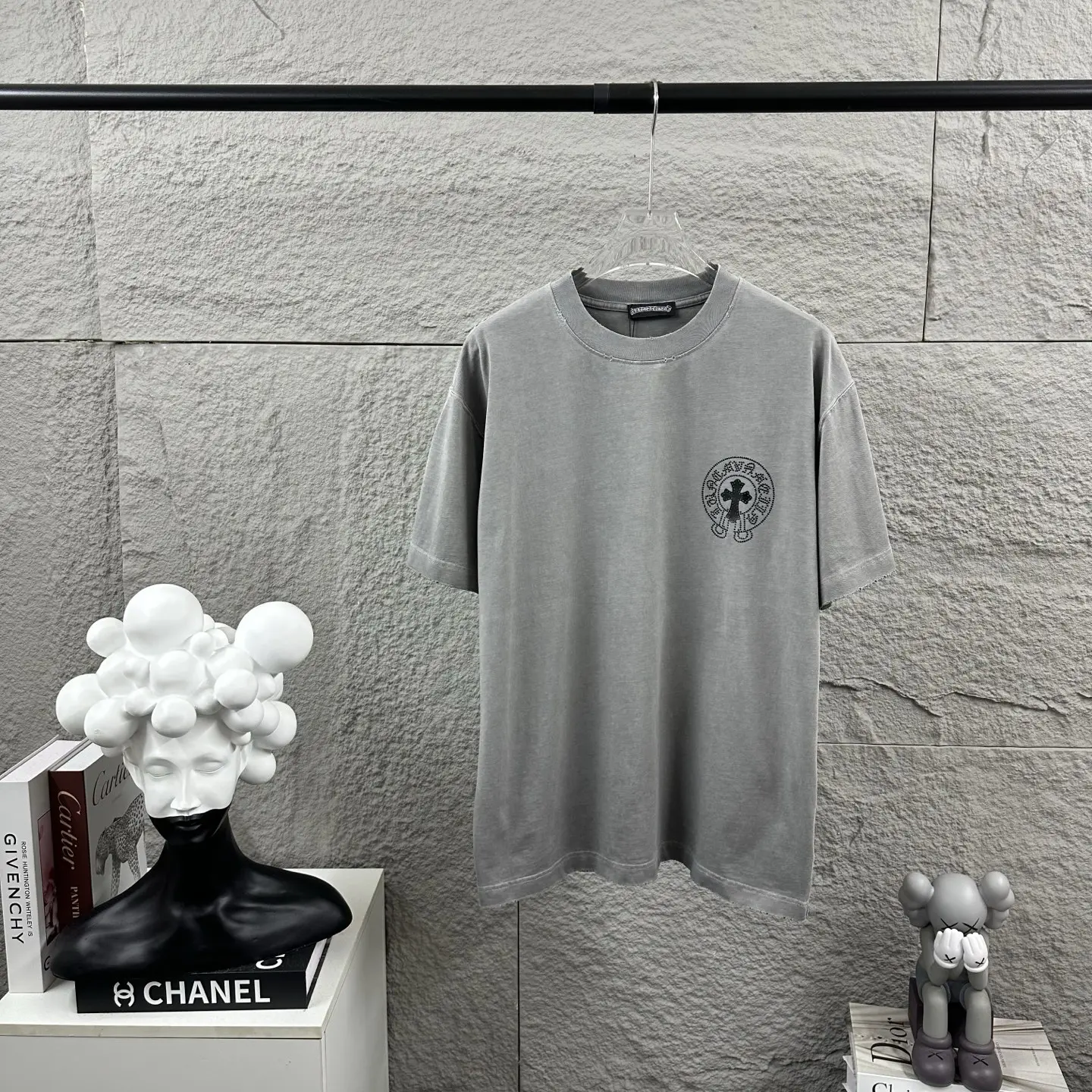 Distressed Rhinestone Logo Cotton T-Shirt D15019732 — view 6