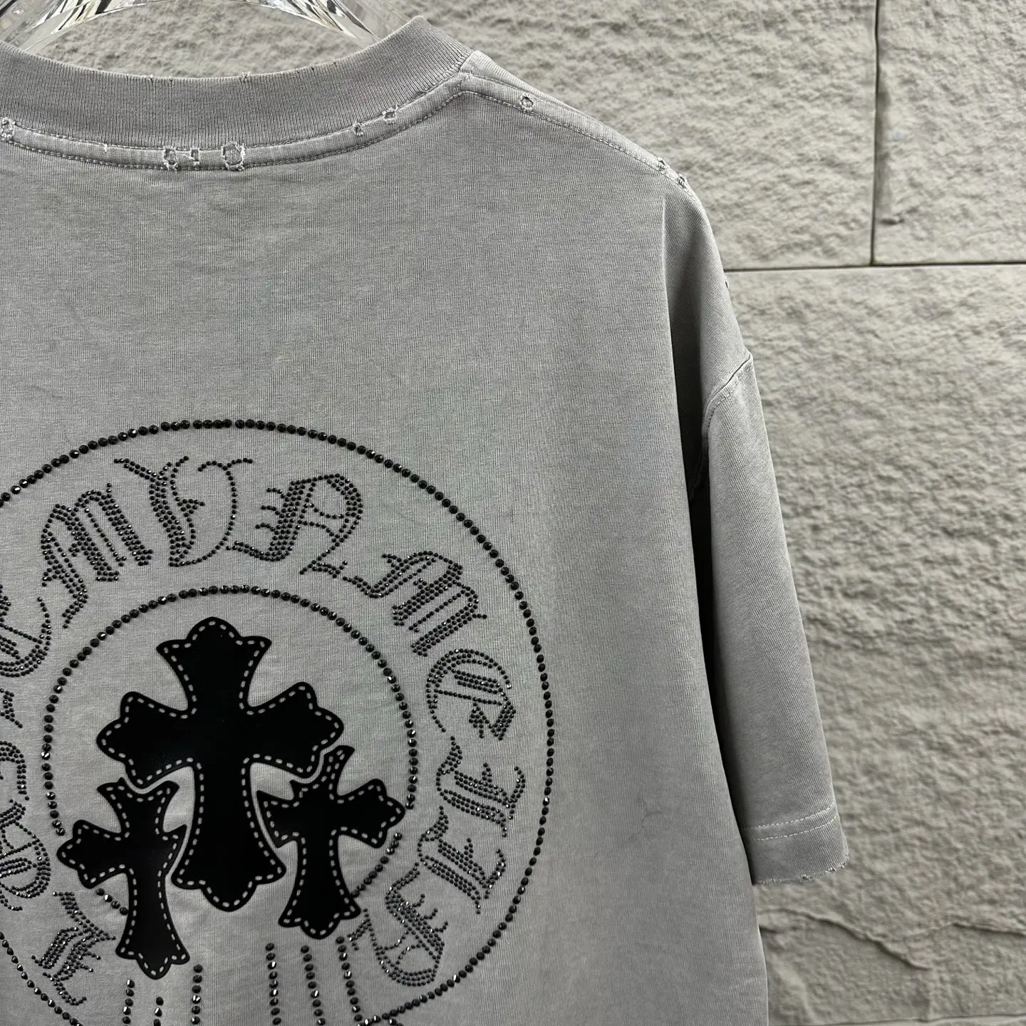 Distressed Rhinestone Logo Cotton T-Shirt D15019732 — view 9