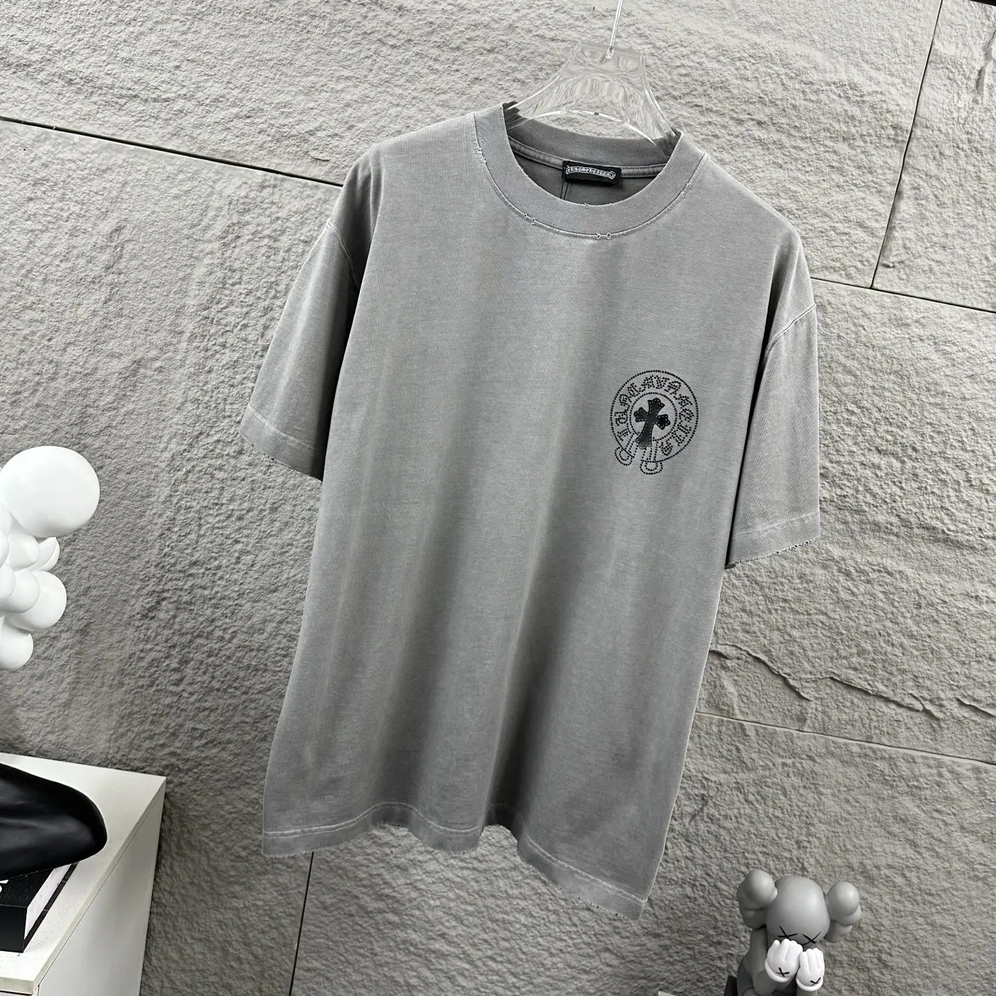 Distressed Rhinestone Logo Cotton T-Shirt D15019732 — view 12