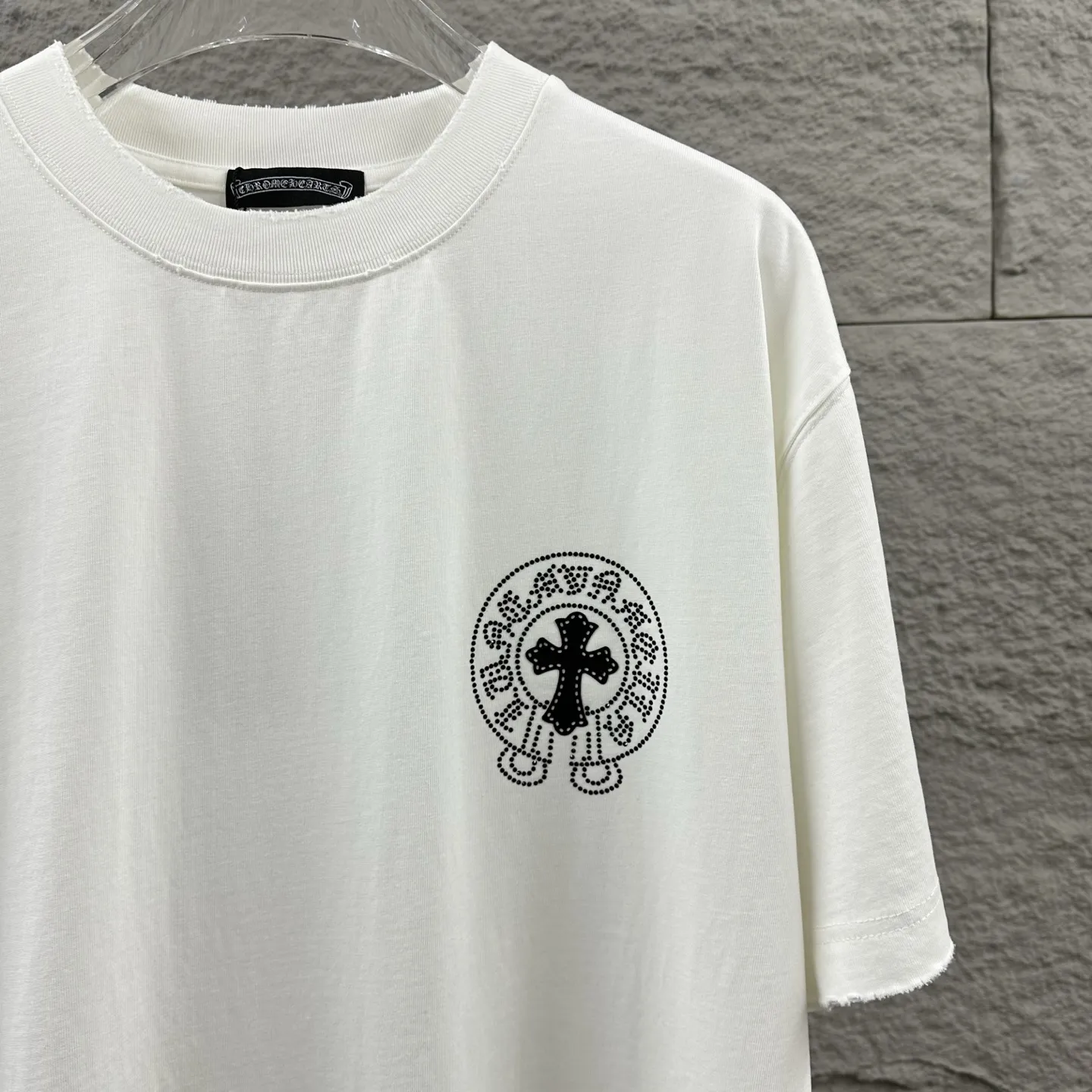 Distressed Rhinestone Logo Cotton T-Shirt D15019730 — view 5