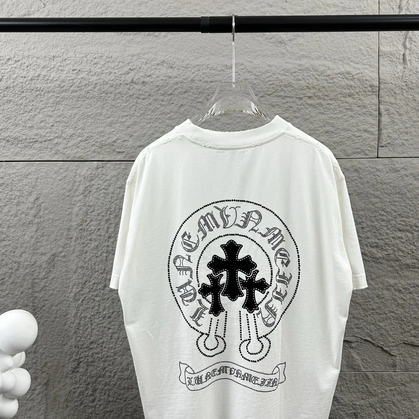 Distressed Rhinestone Logo Cotton T-Shirt D15019730 — view 6