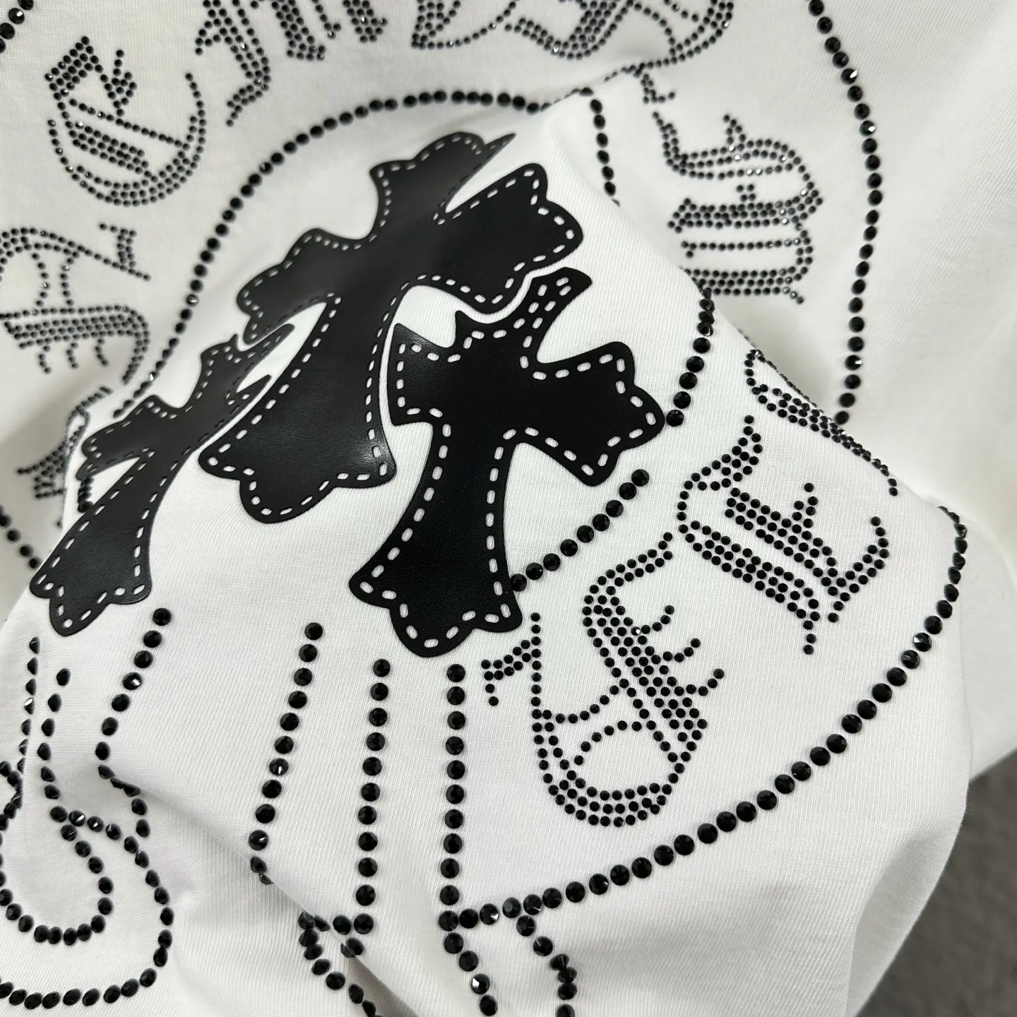 Distressed Rhinestone Logo Cotton T-Shirt D15019730 — view 8