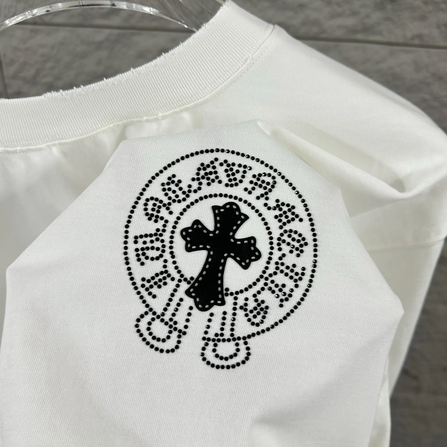 Distressed Rhinestone Logo Cotton T-Shirt D15019730 — view 9