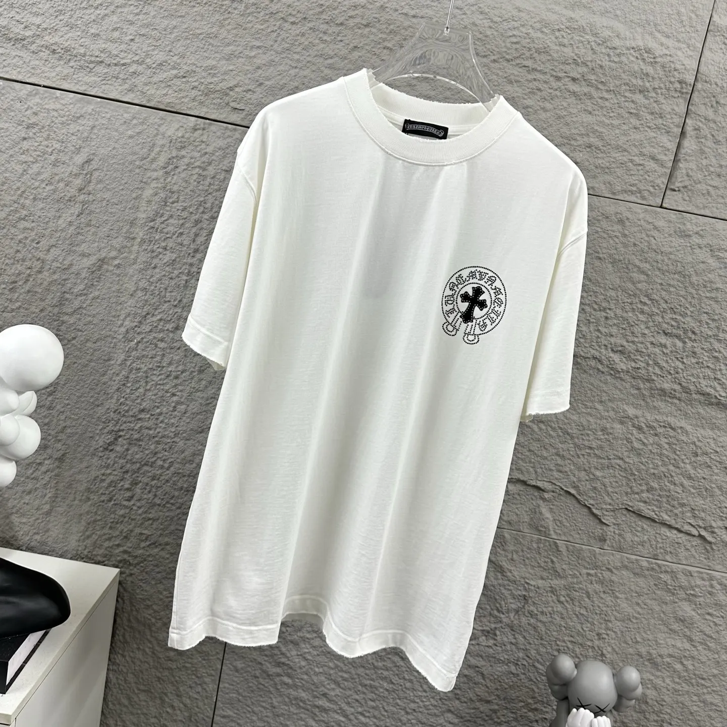 Distressed Rhinestone Logo Cotton T-Shirt D15019730 — view 12