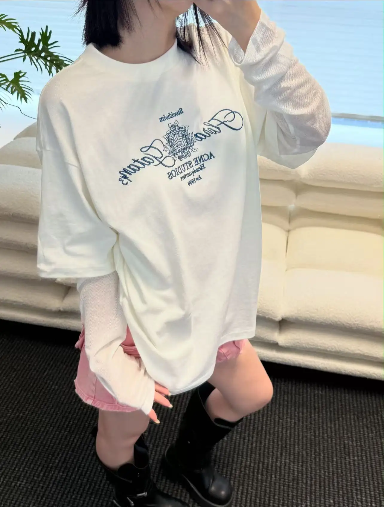 Layered Graphic Long-Sleeve T-Shirt D15523847 — view 9