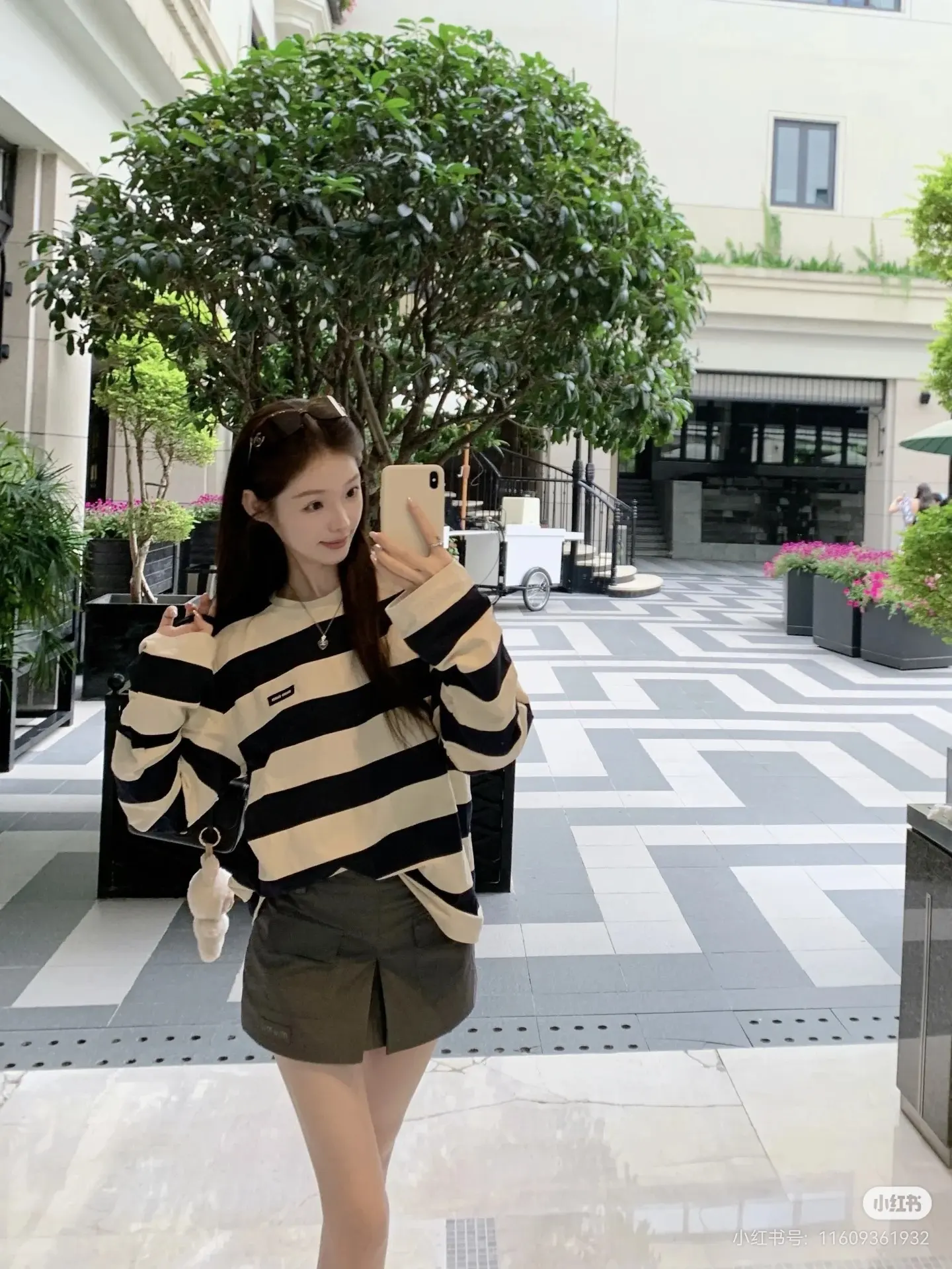 Striped Long-Sleeve Cotton T-Shirt D15523766 — view 9