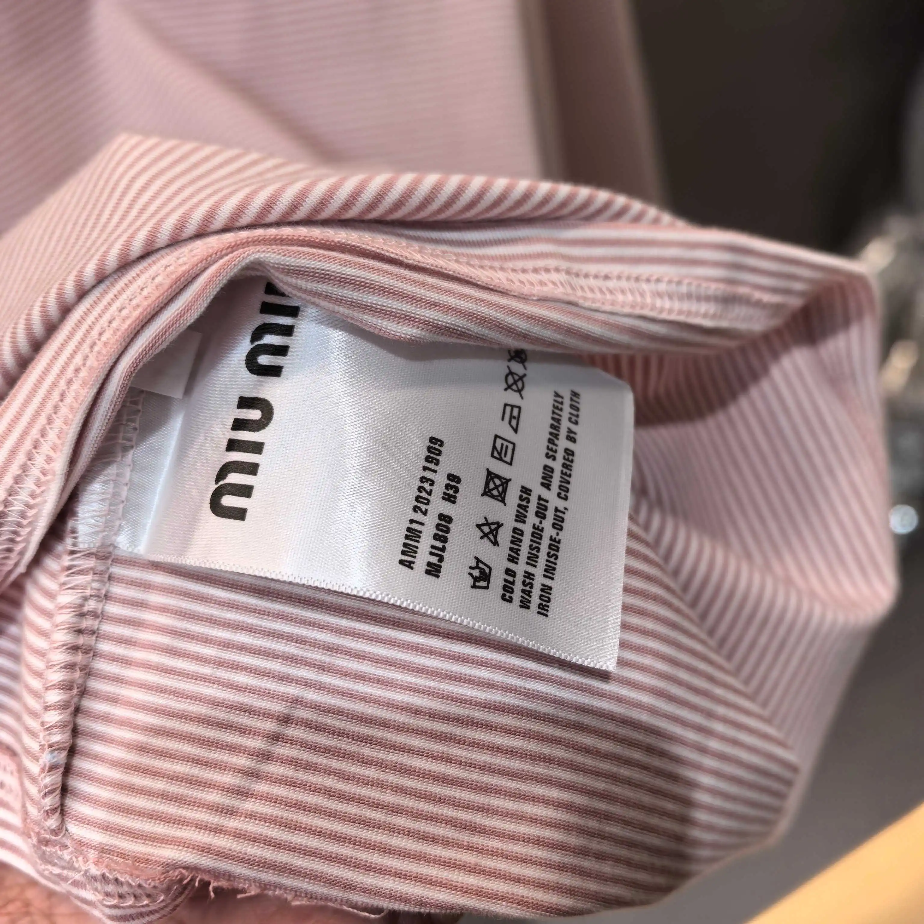 Oversized Striped Long-Sleeve T-Shirt D16023629 — view 7