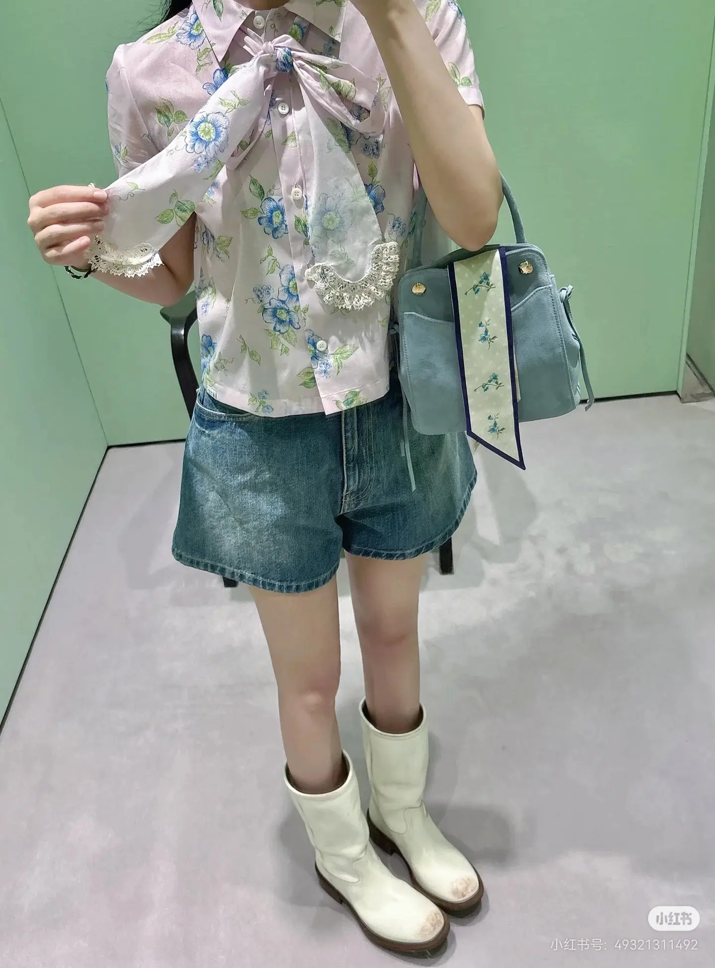 Prada Floral Print Lace-Trim Short-Sleeve Shirt D16523806 — view 4