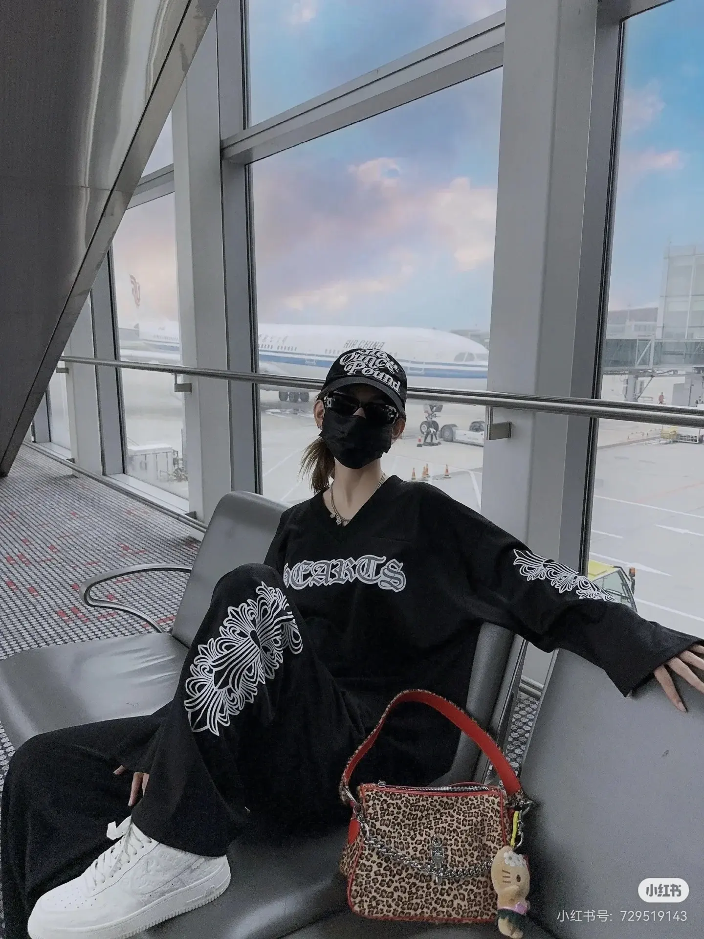 Chrome Hearts Vine Cross Embroidered Mesh Sweatpants D17023731 — view 5
