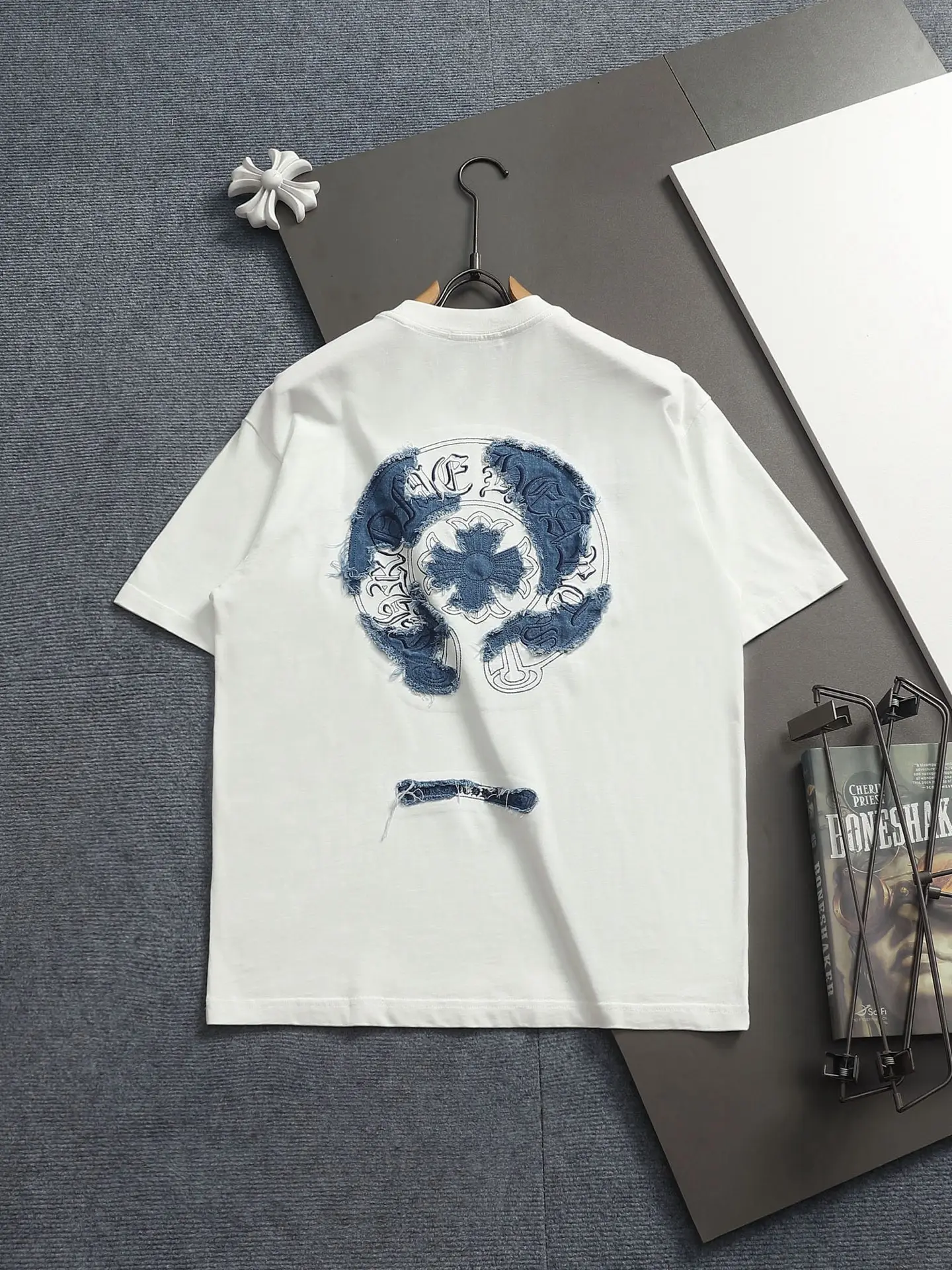 Horseshoe Denim Patch Embroidered T-Shirt D17014600 — view 2