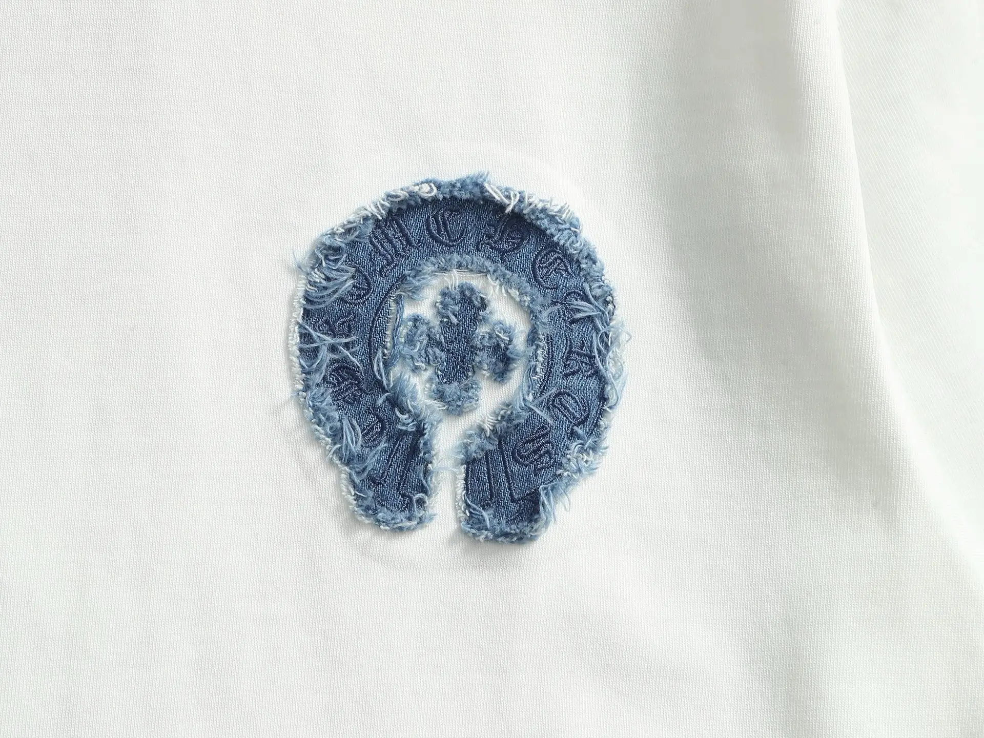 Horseshoe Denim Patch Embroidered T-Shirt D17014600 — view 5