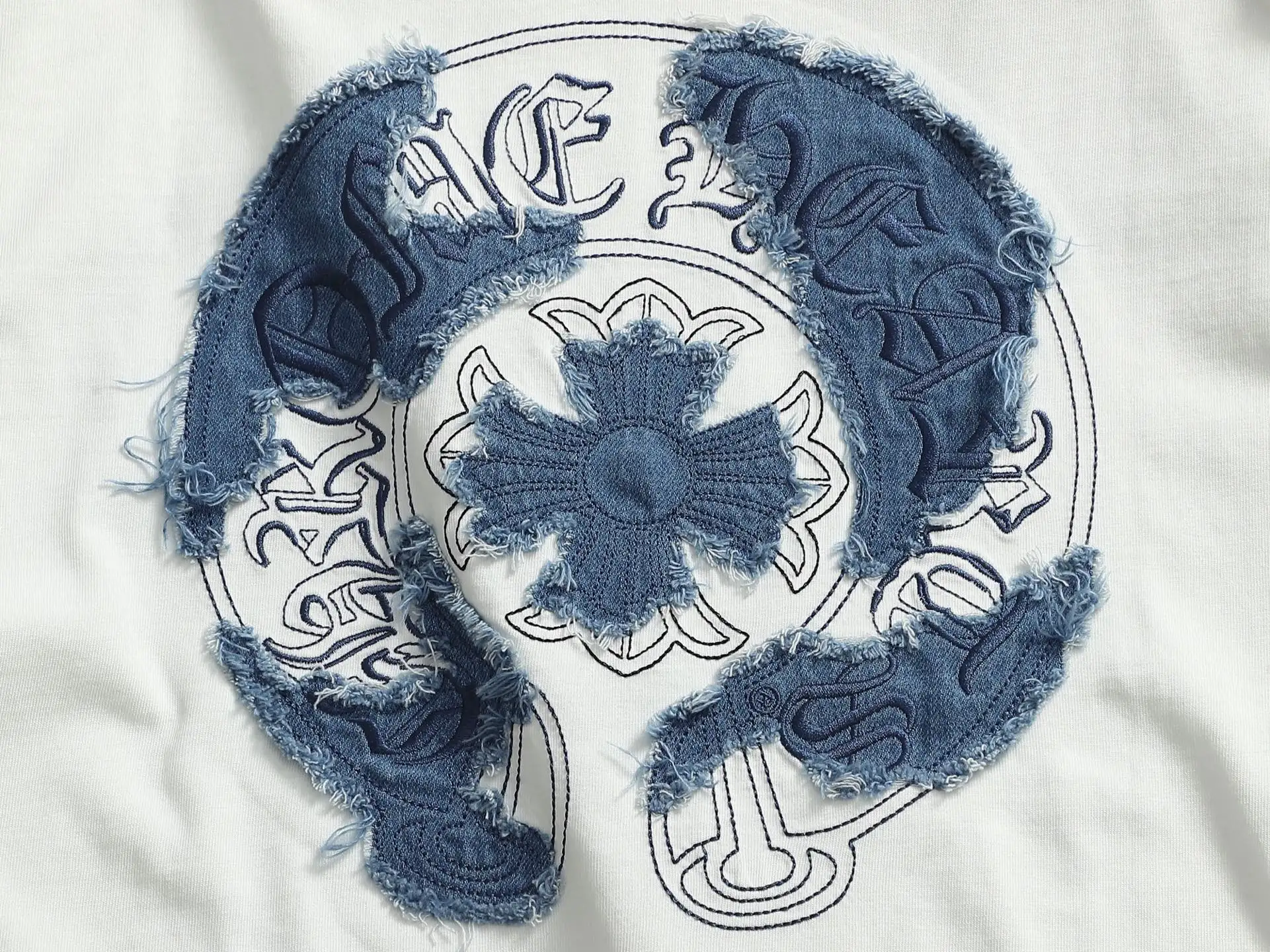 Horseshoe Denim Patch Embroidered T-Shirt D17014600 — view 12