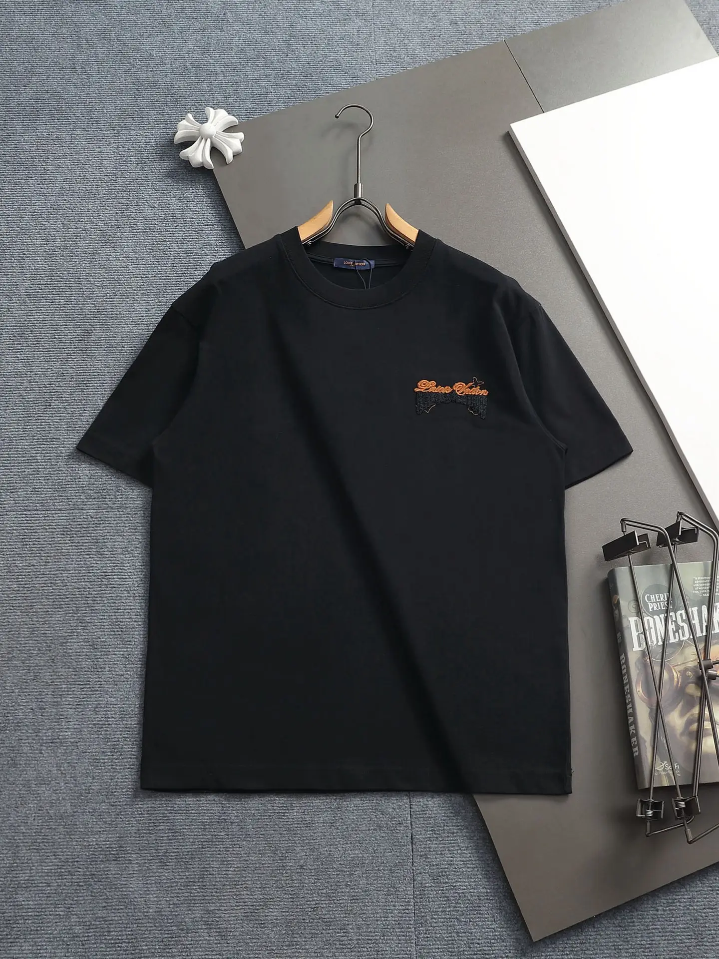 Vintage-Inspired Embroidered Logo T-Shirt D17014619