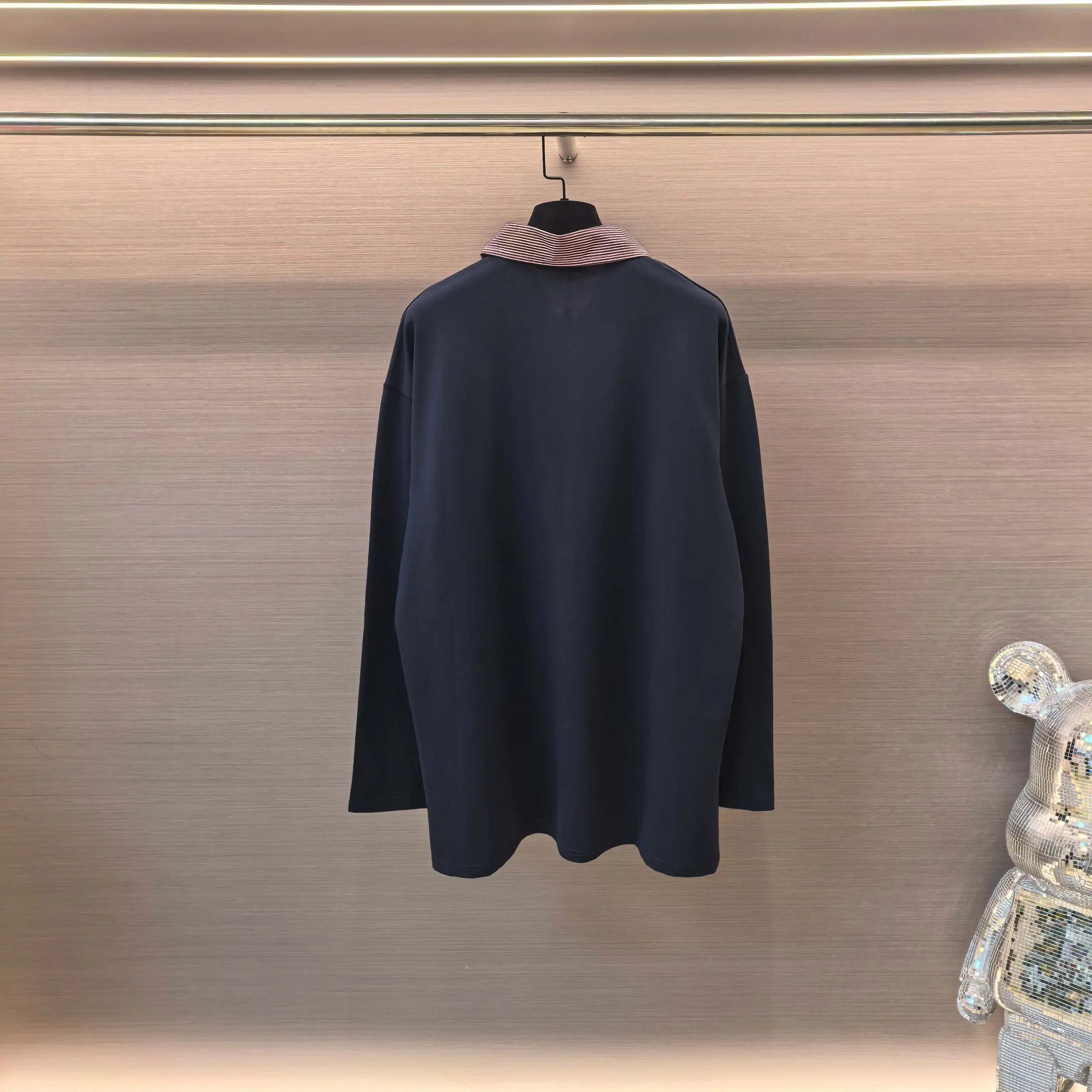 Contrast Collar Long-Sleeve Polo Shirt D17023624 — view 2