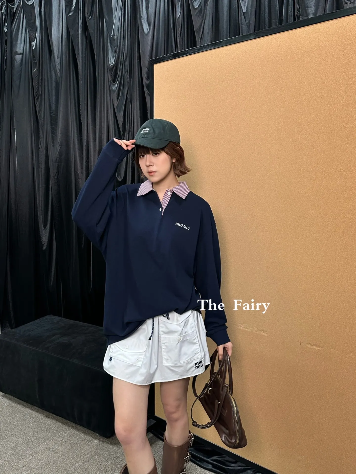 Logo Embroidered Contrast Collar Long-Sleeve Polo Shirt D17023628