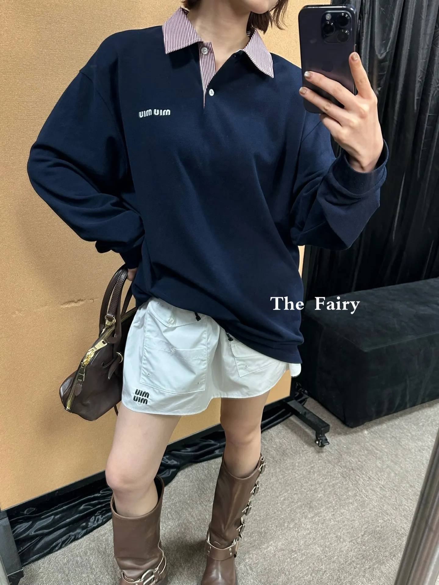 Logo Embroidered Contrast Collar Long-Sleeve Polo Shirt D17023628 — view 7