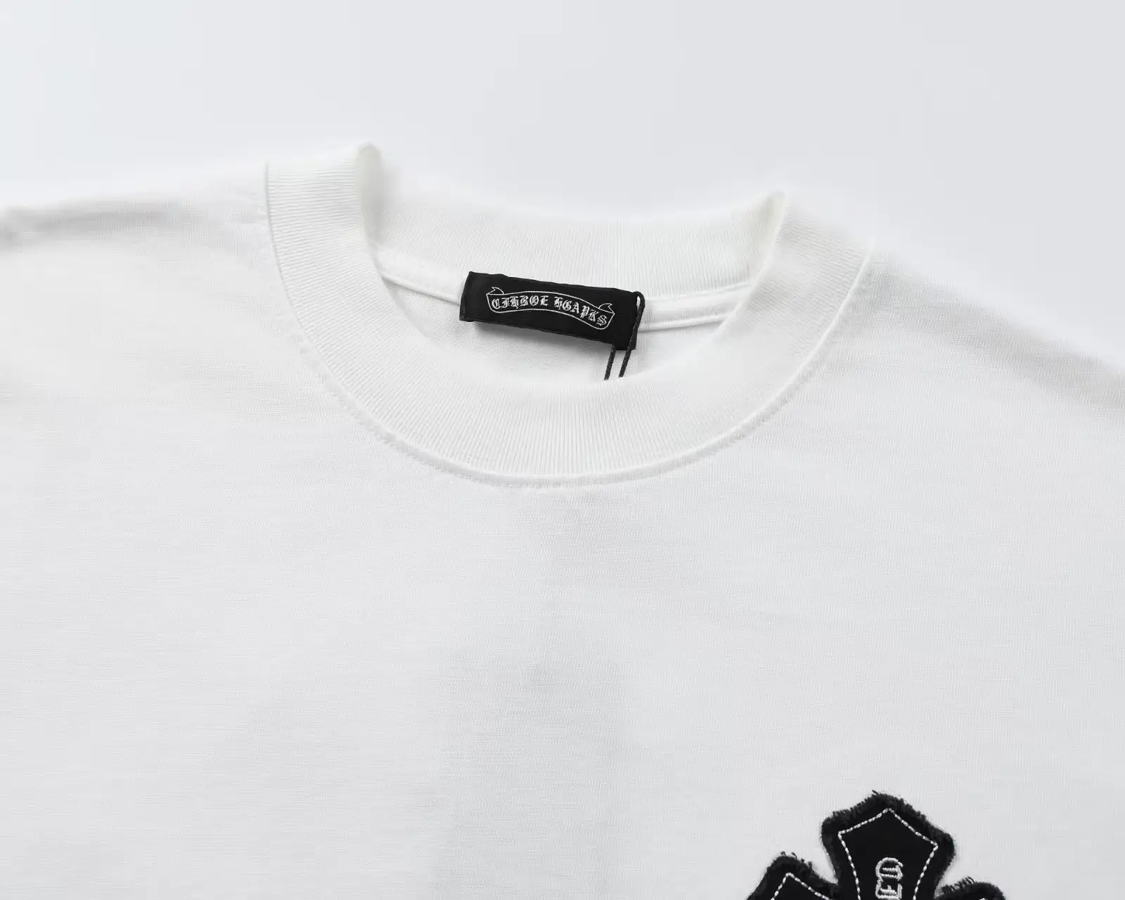Cross Patch Embroidered Long-Sleeve T-Shirt D17524906 — view 6