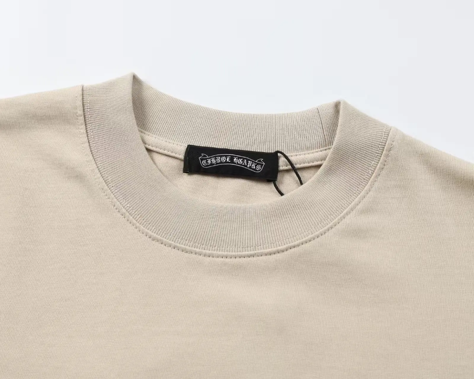Embroidered Patch Long-Sleeve T-Shirt D17524908 — view 5