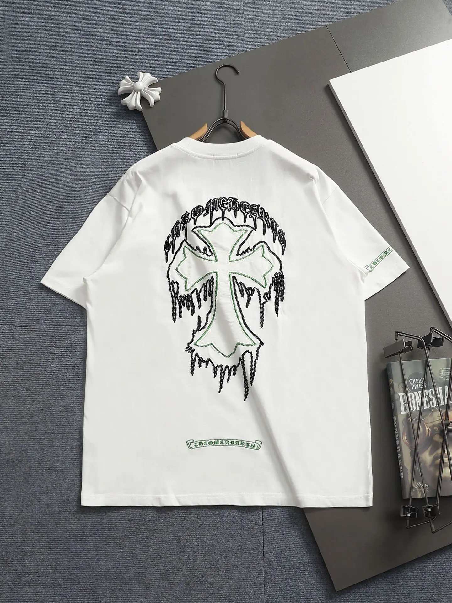 Embroidered Cross Logo Oversized T-Shirt D17514620 — view 2