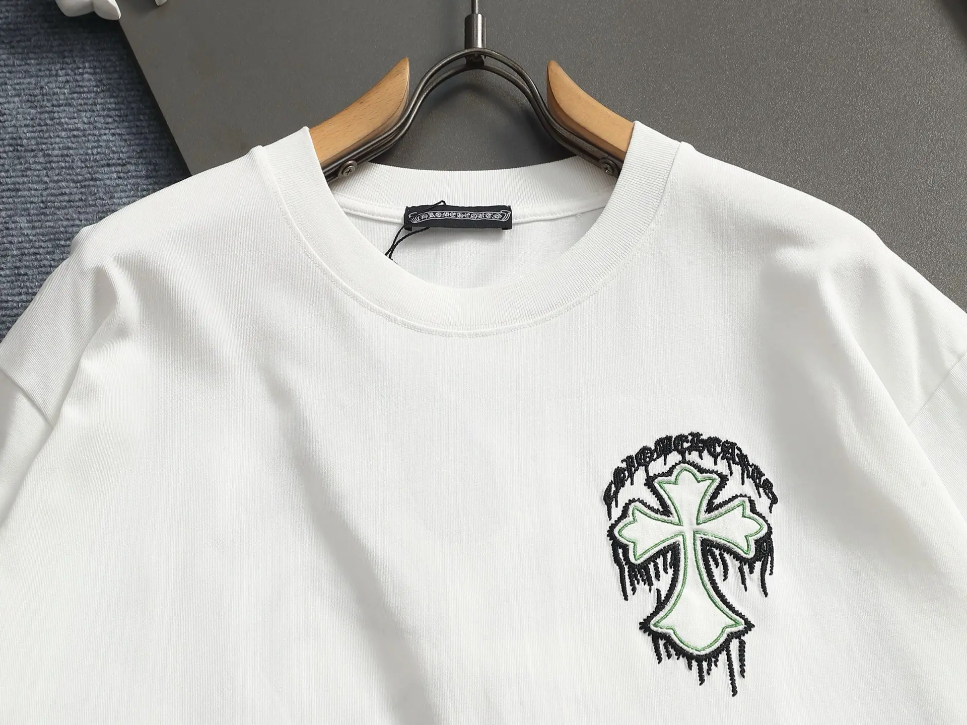 Embroidered Cross Logo Oversized T-Shirt D17514620 — view 3
