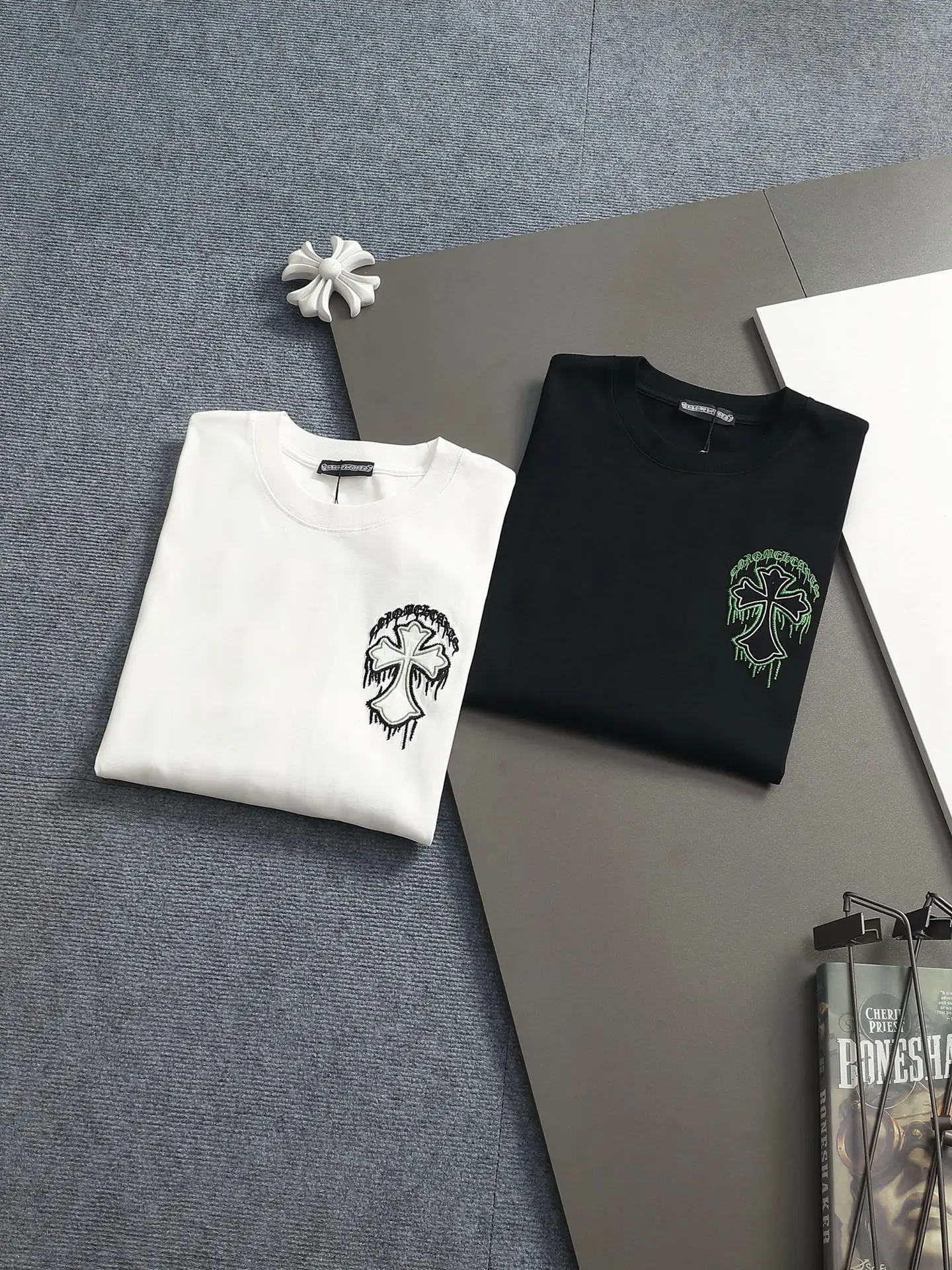 Embroidered Cross Logo Oversized T-Shirt D17514620 — view 14