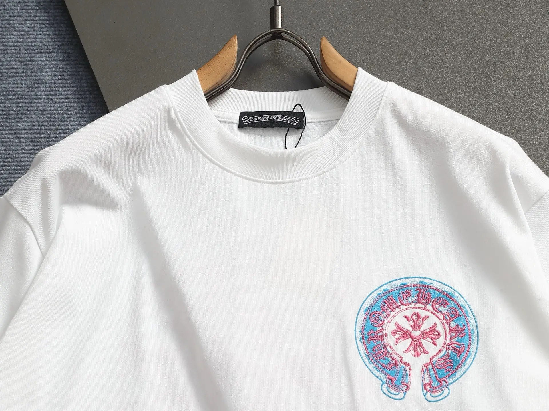 Embroidered Horseshoe Logo Cotton T-Shirt D17514588 — view 3
