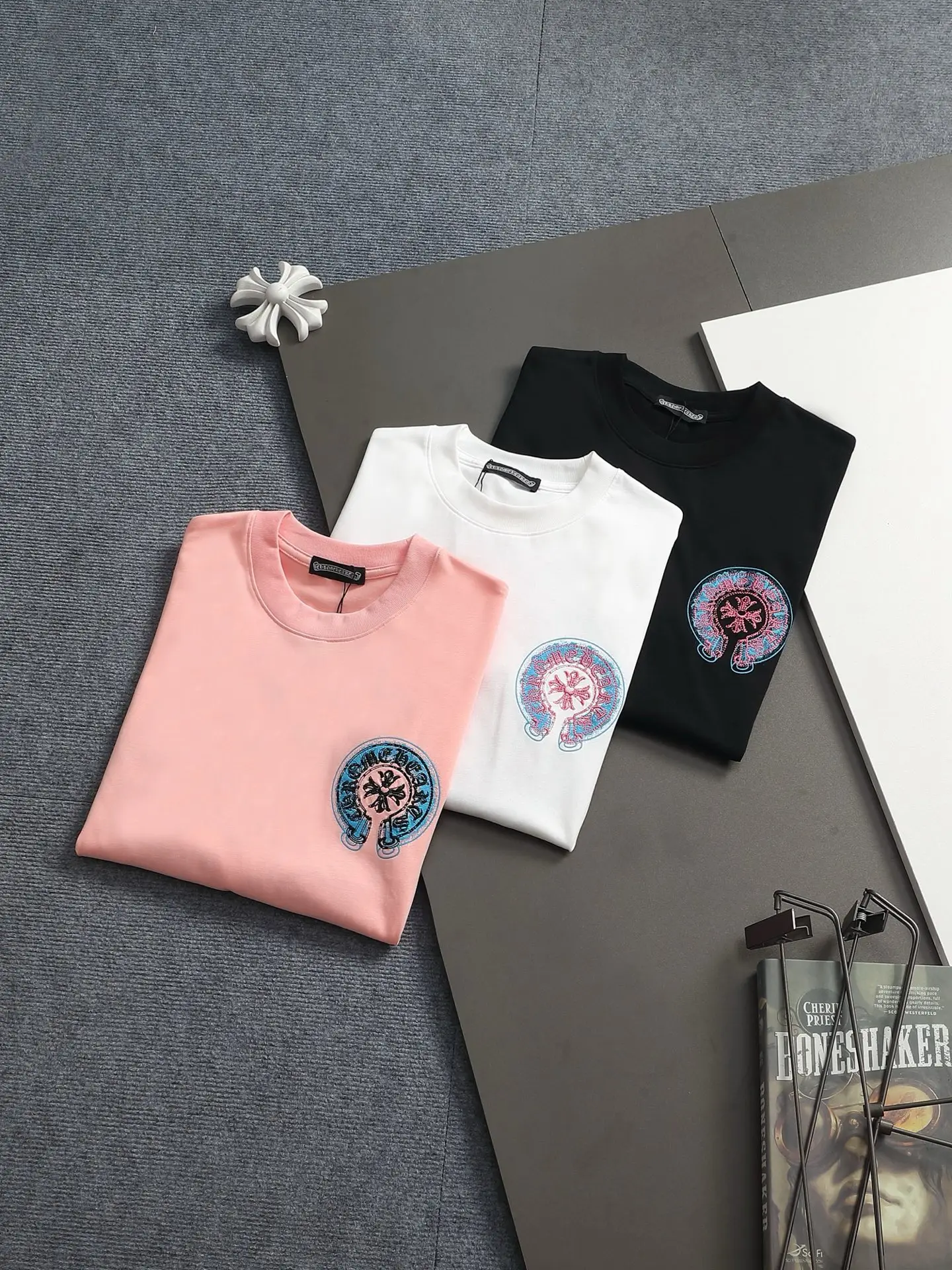 Embroidered Horseshoe Logo Cotton T-Shirt D17514588 — view 12