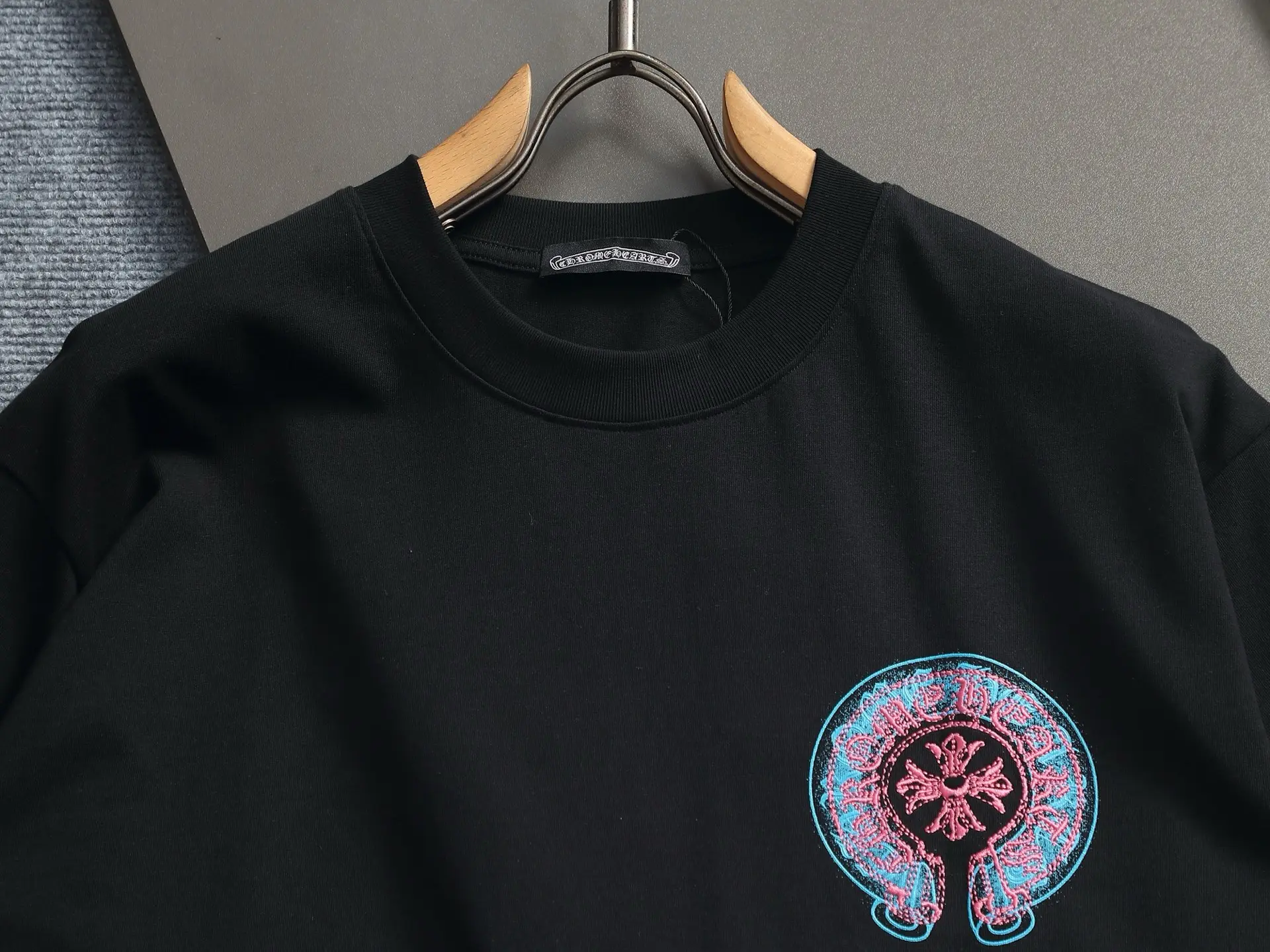 Embroidered Horseshoe Logo Cotton T-Shirt D17514590 — view 3